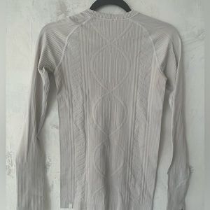 Lulu lemon long sleeve active wear top